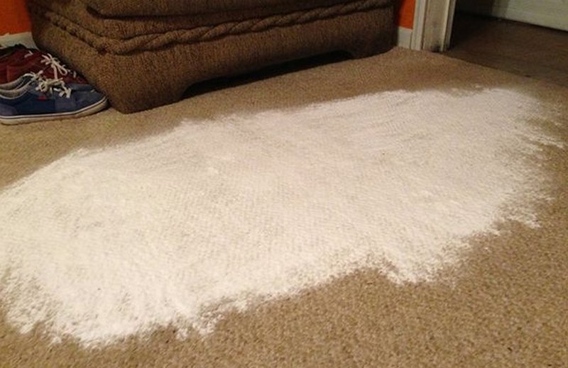Thường xuyên làm sạch thảm sẽ làm giảm mùi hôi