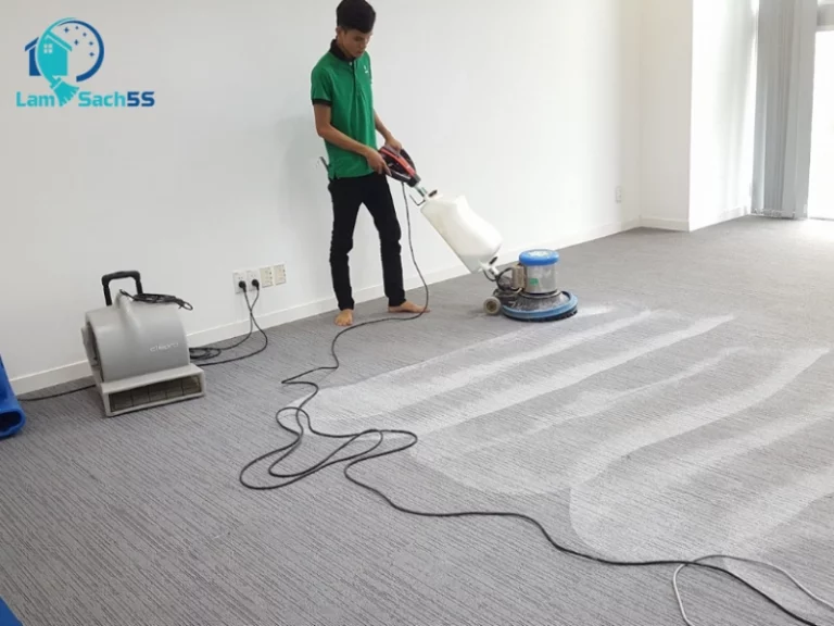 Quy trình giặt thảm văn phòng chuyên nghiệp tại LAMSACH5S
