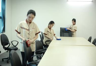 Dịch vụ vệ sinh phòng học/ phòng họp ở Hà Nội uy tín